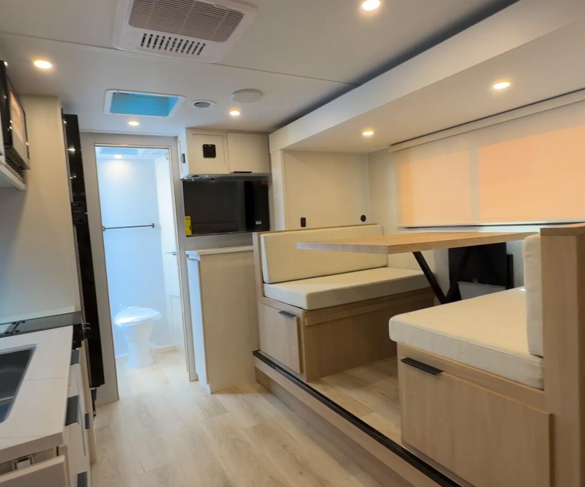 2026 Winnebago Micro Minnie 2108fbs