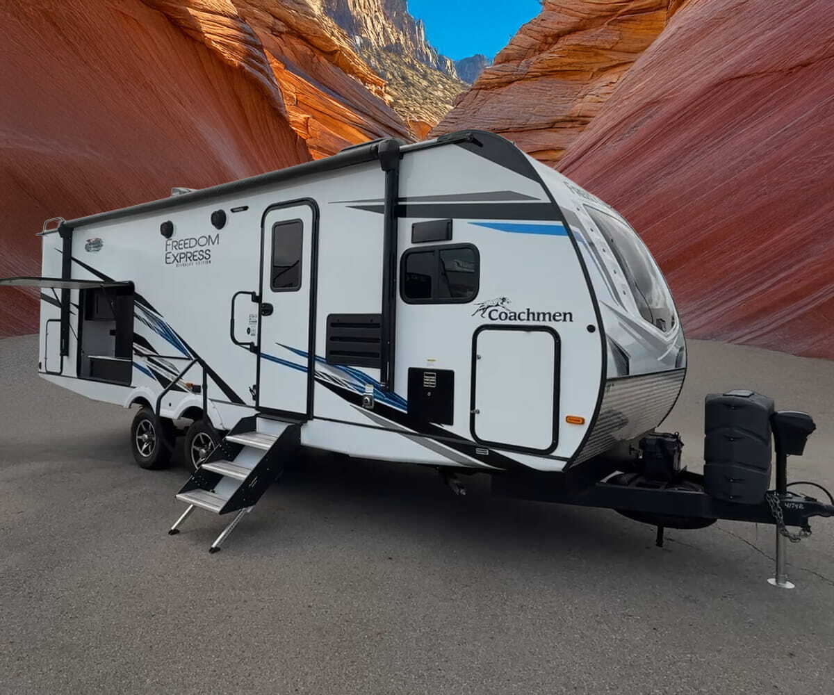 2022 Coachmen Freedom Express 259FKDS