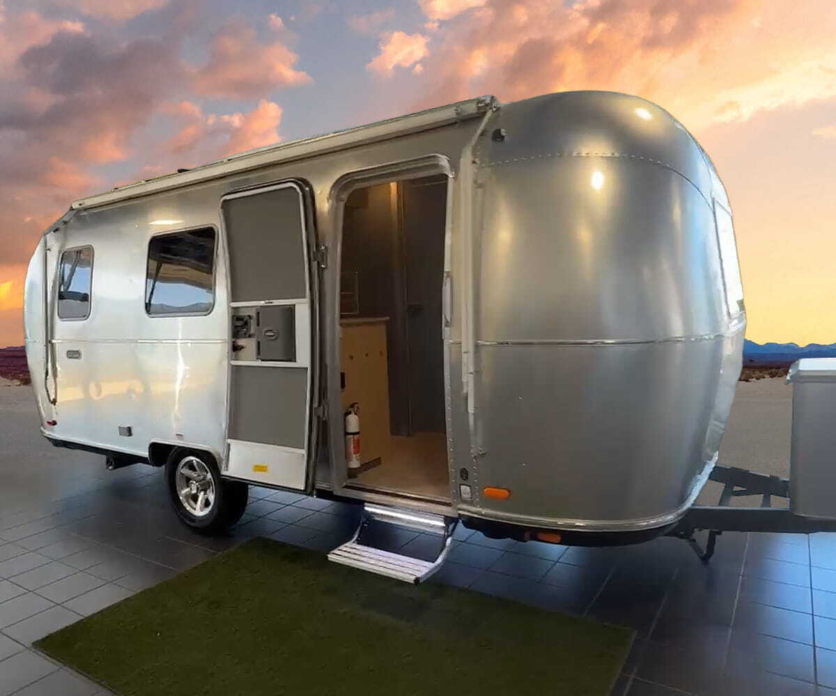 2026 Airstream World Traveler 22RB
