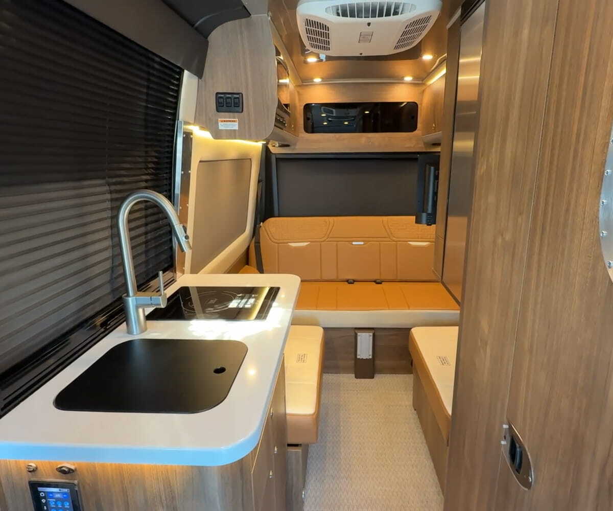 2026 Airstream Interstate 19