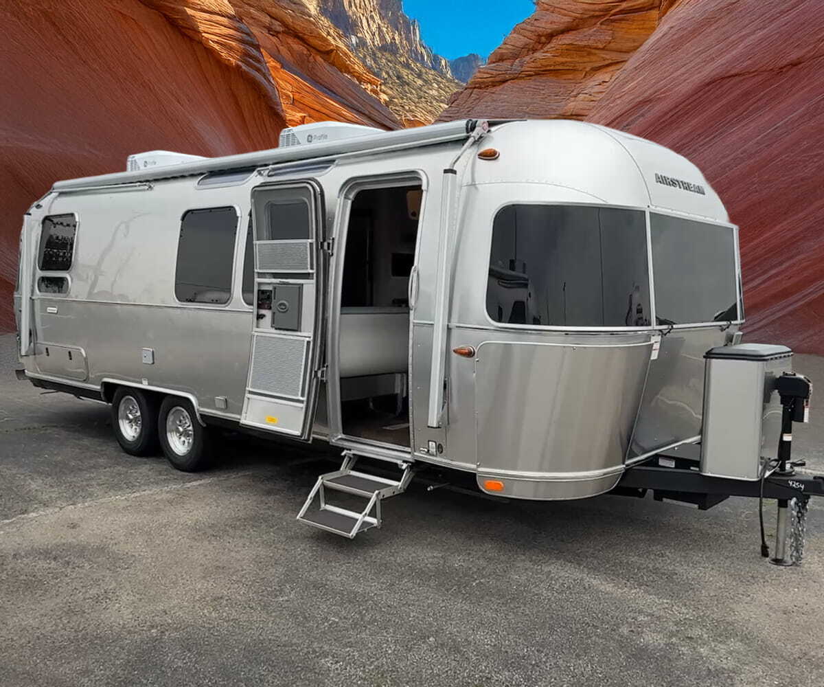 2026 Airstream International 28RB Twin