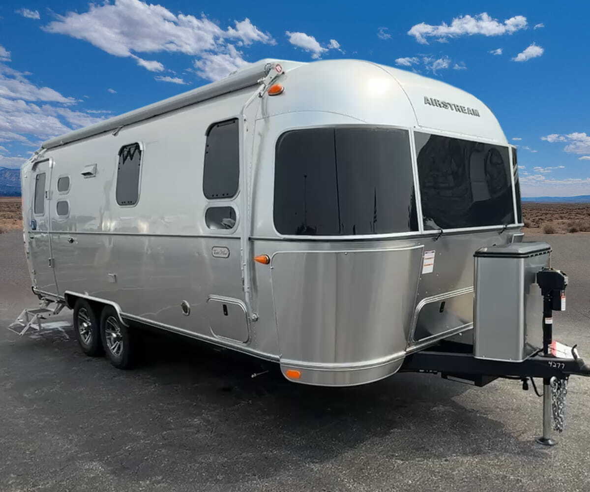 2027 Airstream Trade Wind 25FB Twin