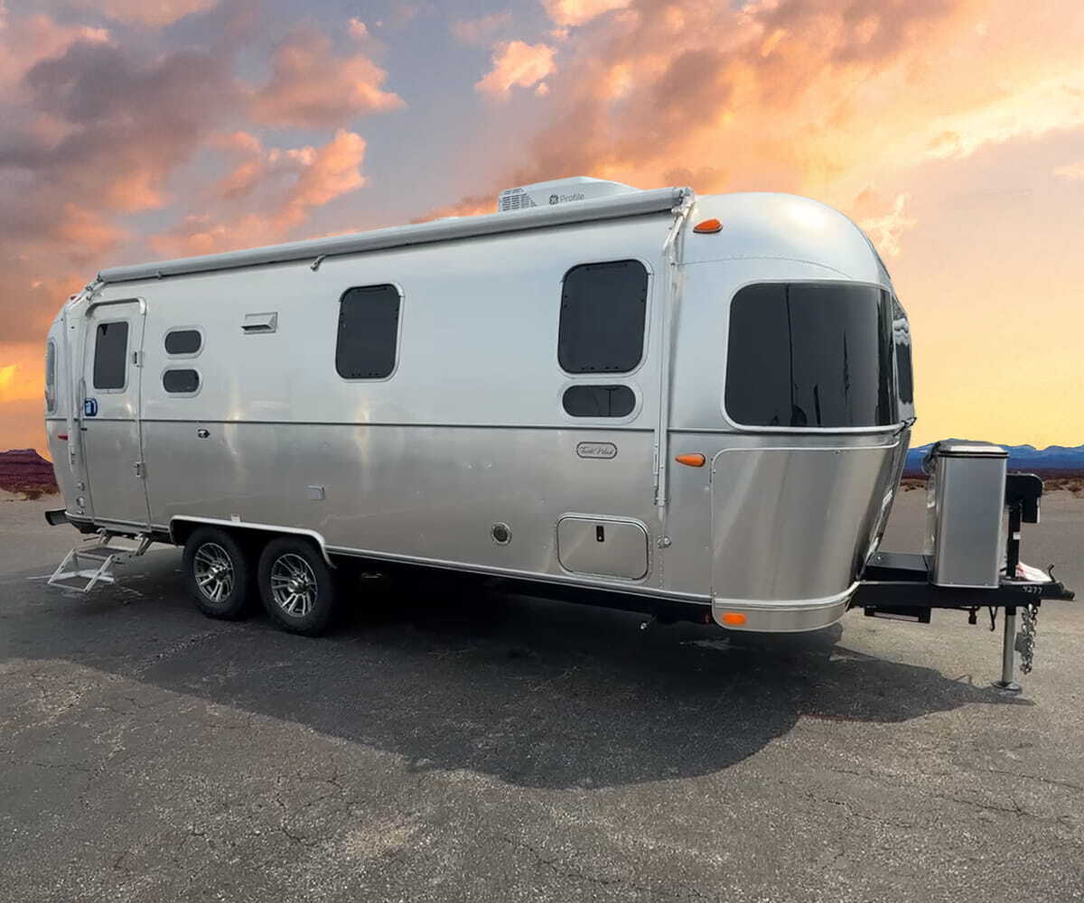 2027 Airstream Trade Wind 25FB Twin
