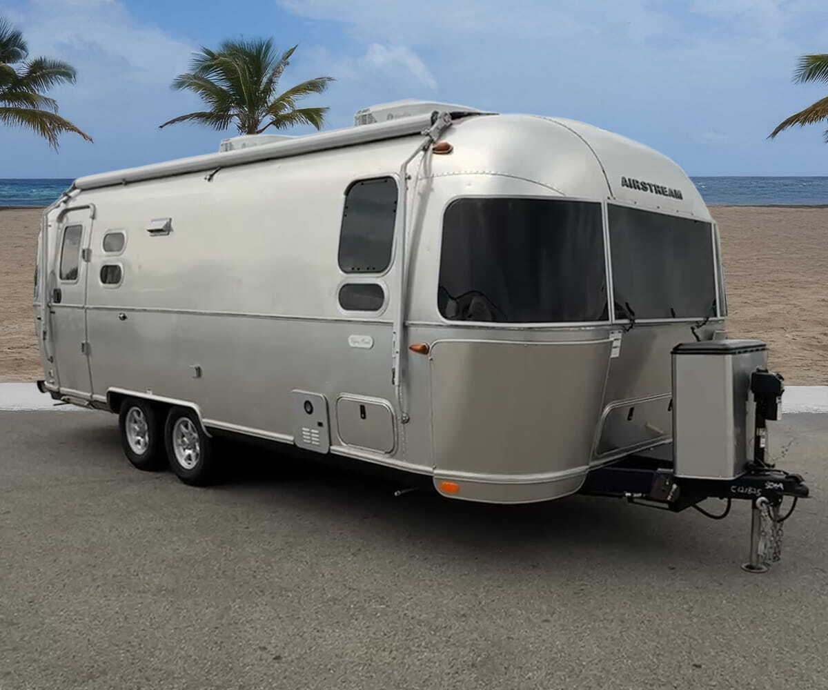 2024 Airstream Flying Cloud 25FB Twin