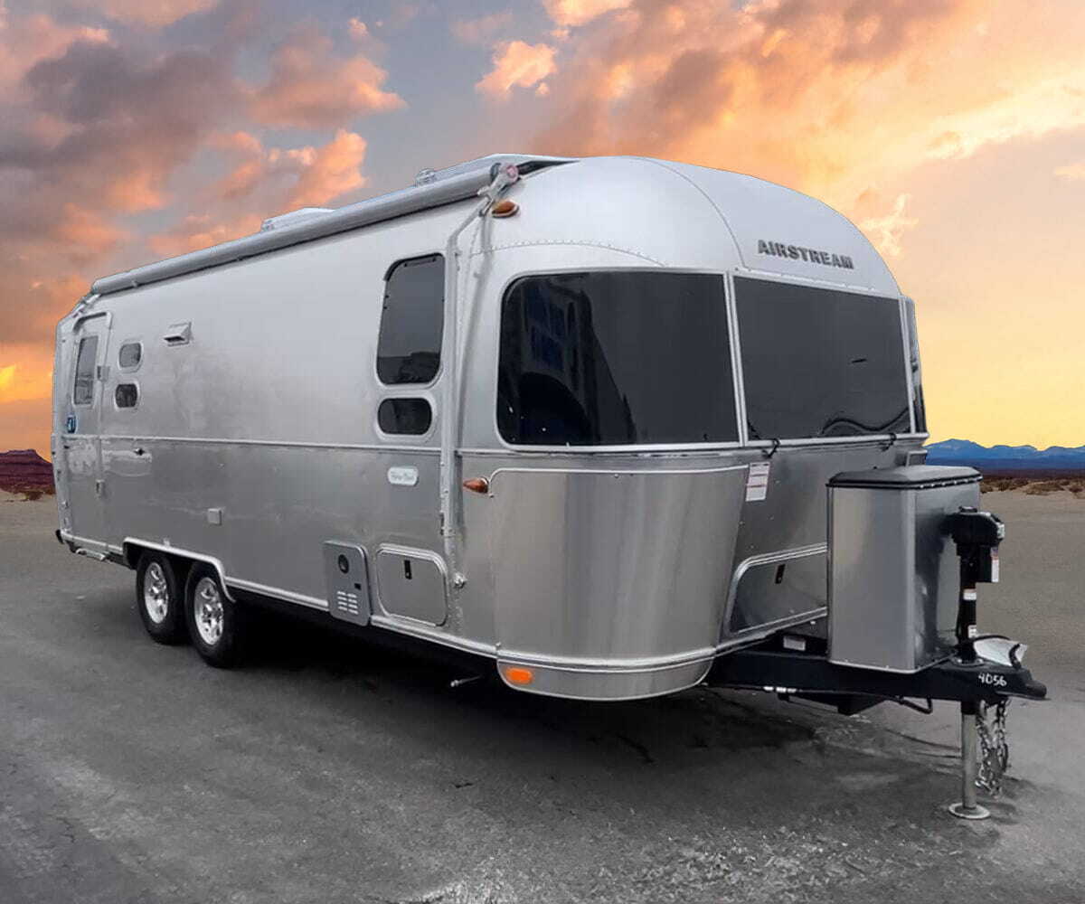 2025 Airstream Flying Cloud 25FB Twin Hatch
