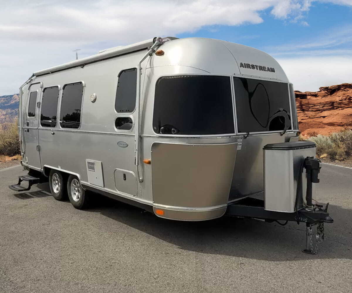 2015 Airstream Flying Cloud 23FB Queen
