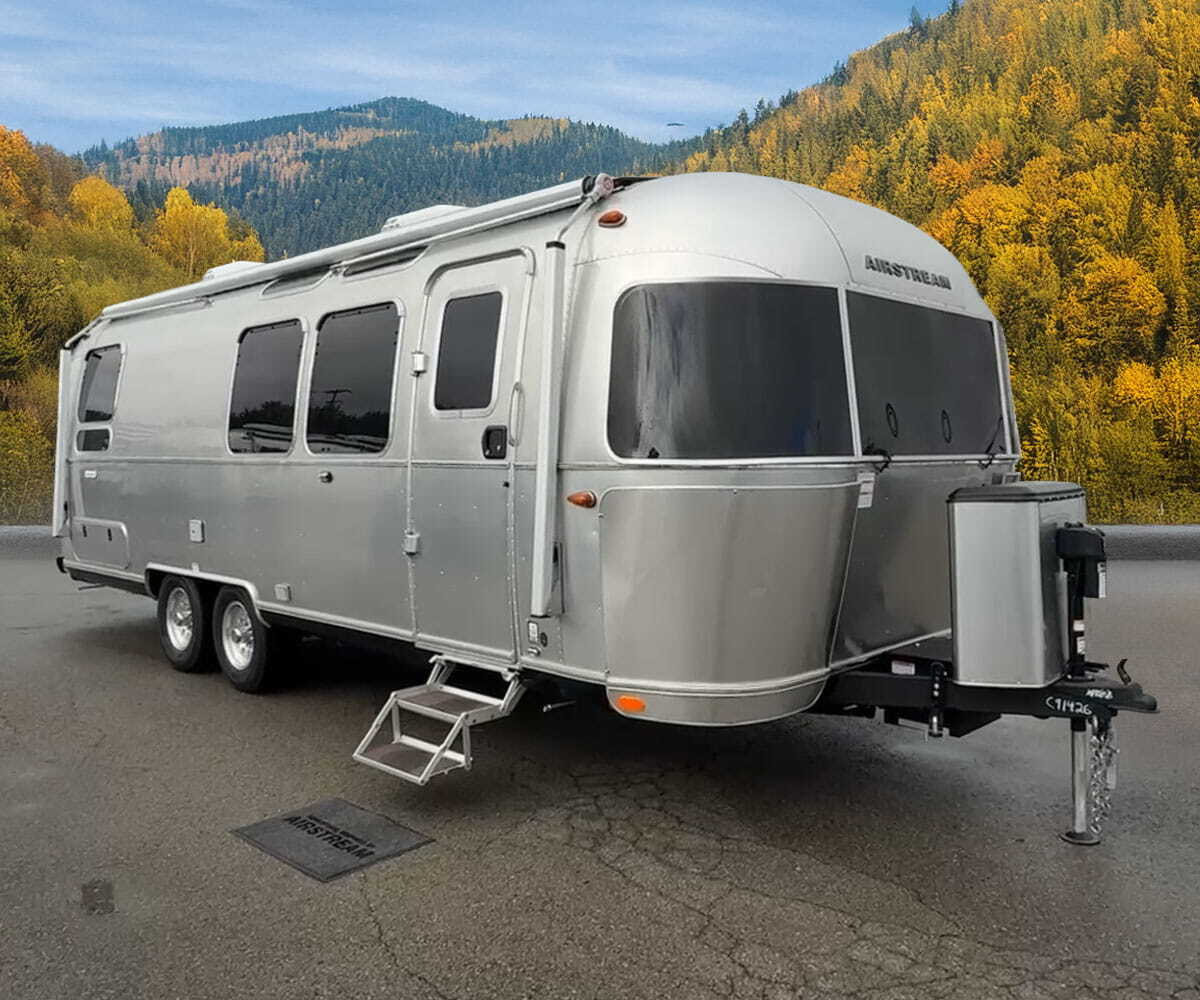2025 Airstream International 28RB Twin