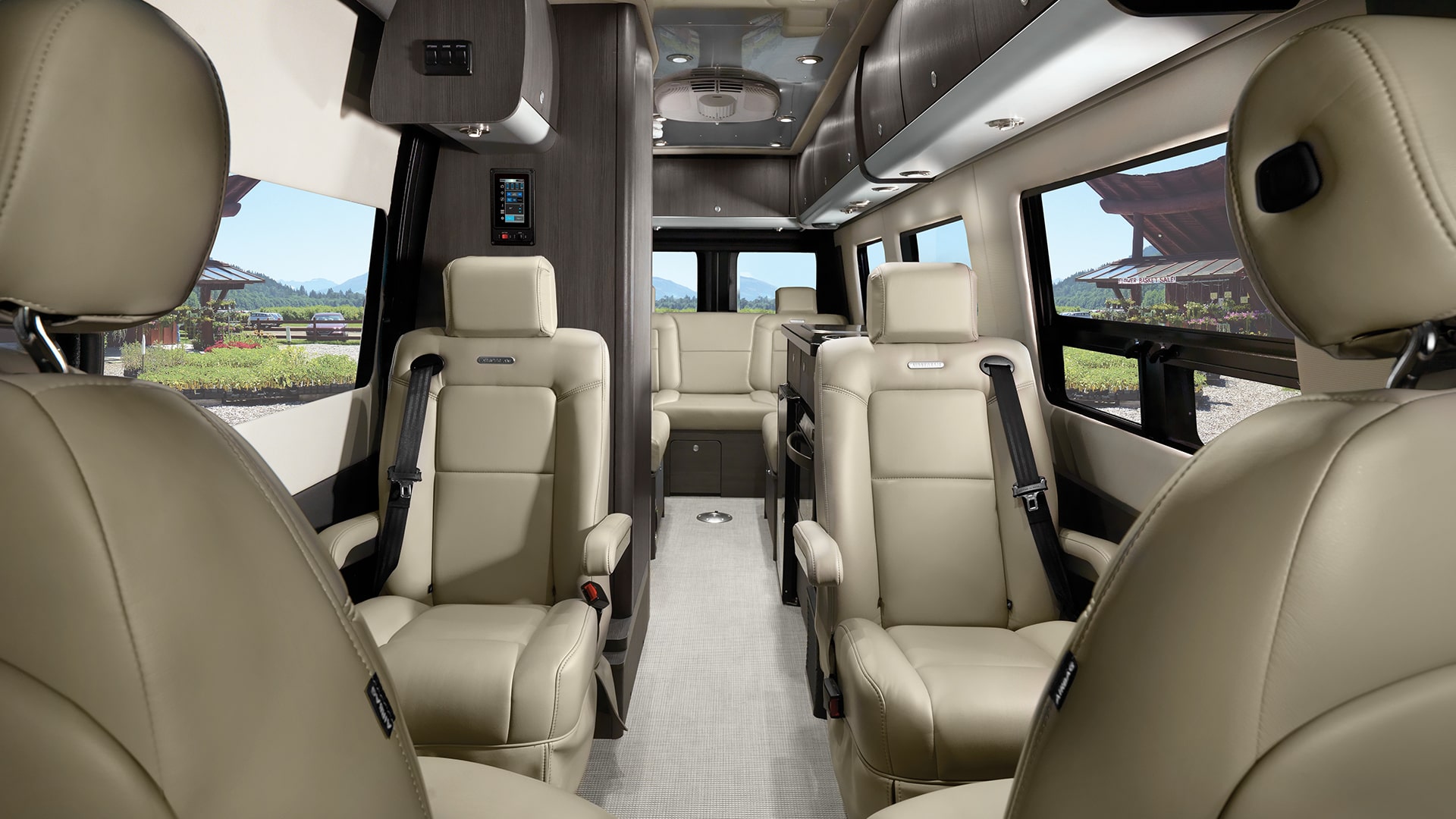 Airstream-2020-Interstate-Lounge-EXT-F2B-min