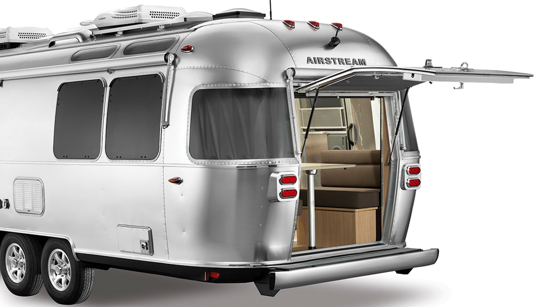 Airstream-Flying-Cloud-27FB-Rear-Hatch-3QTR