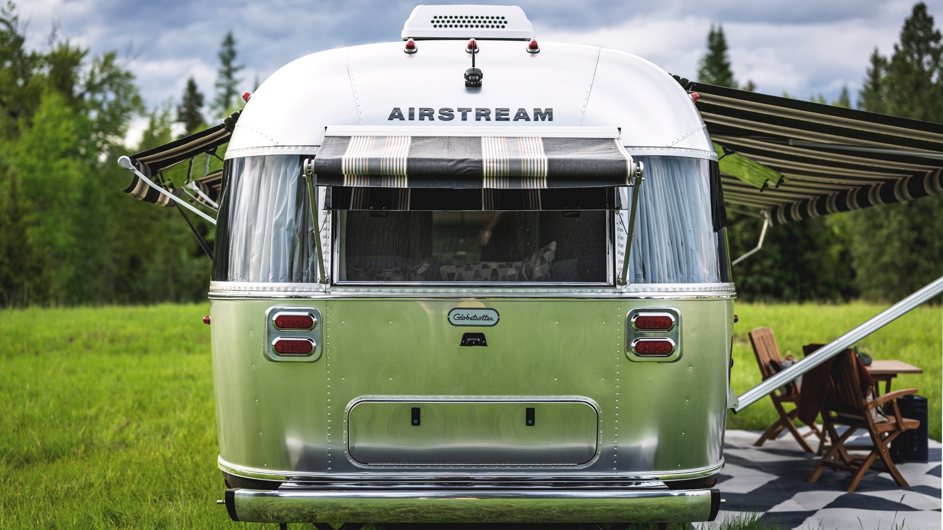 Airstream-Globetrotter-Travel-Trailer-Exterior-Rear-min