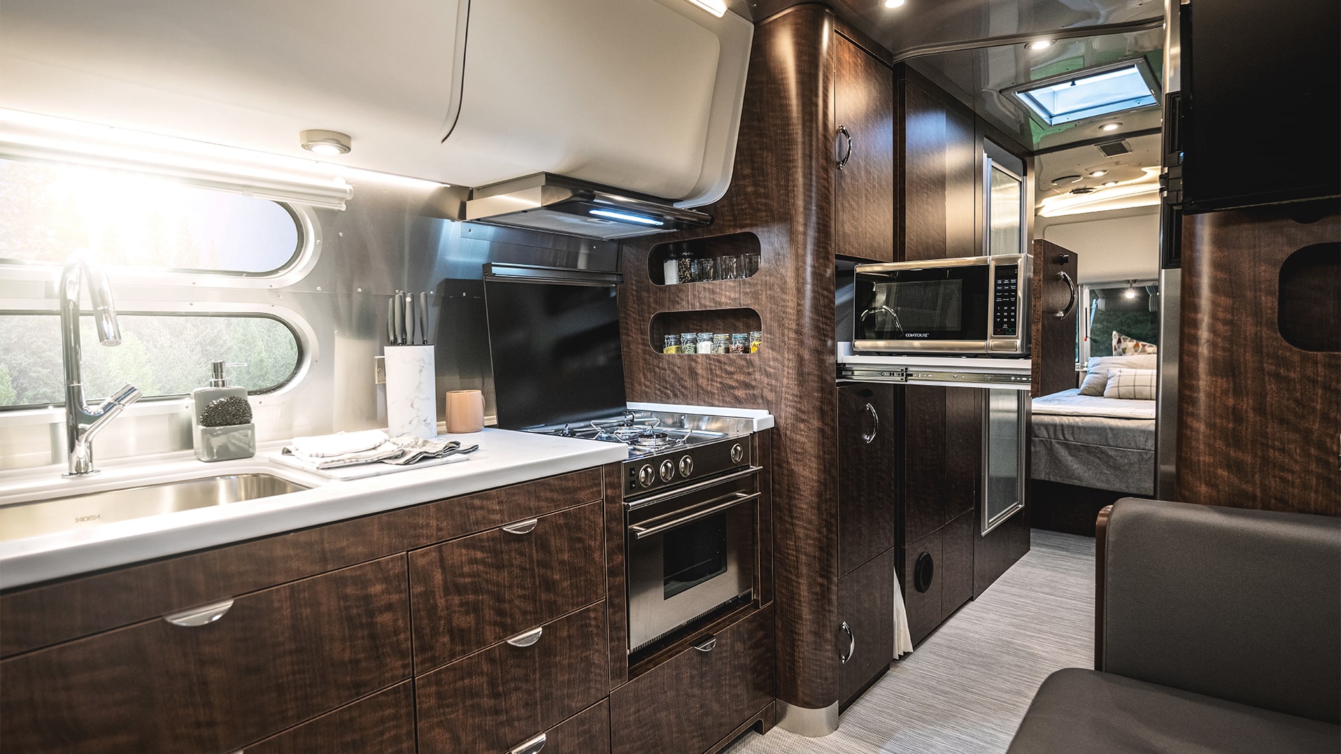 Airstream-Globetrotter-Travel-Trailer-Interior-Kitchen-30RB-min