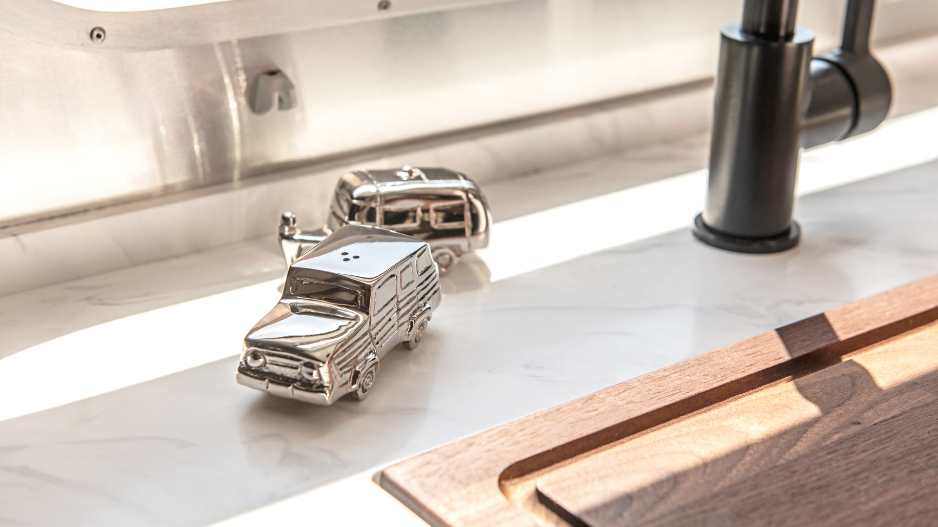 Airstream-X-Pottery-Barn-Interior-Salt-and-Pepper-Shakers-min