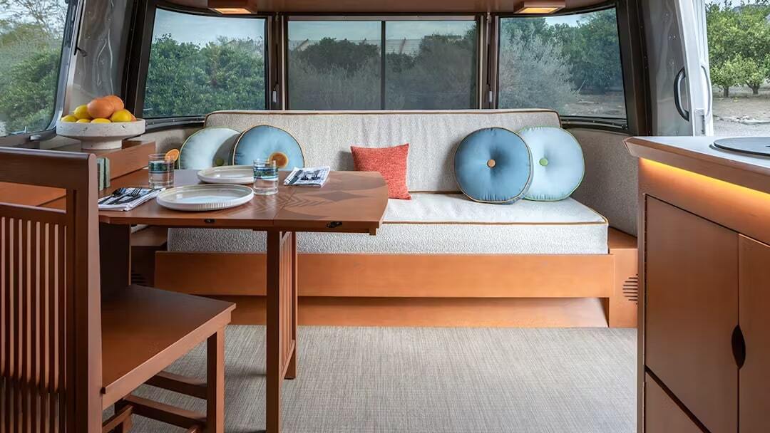 FLW Convertible Living Spaces-min FLW Convertible Living Spaces-min