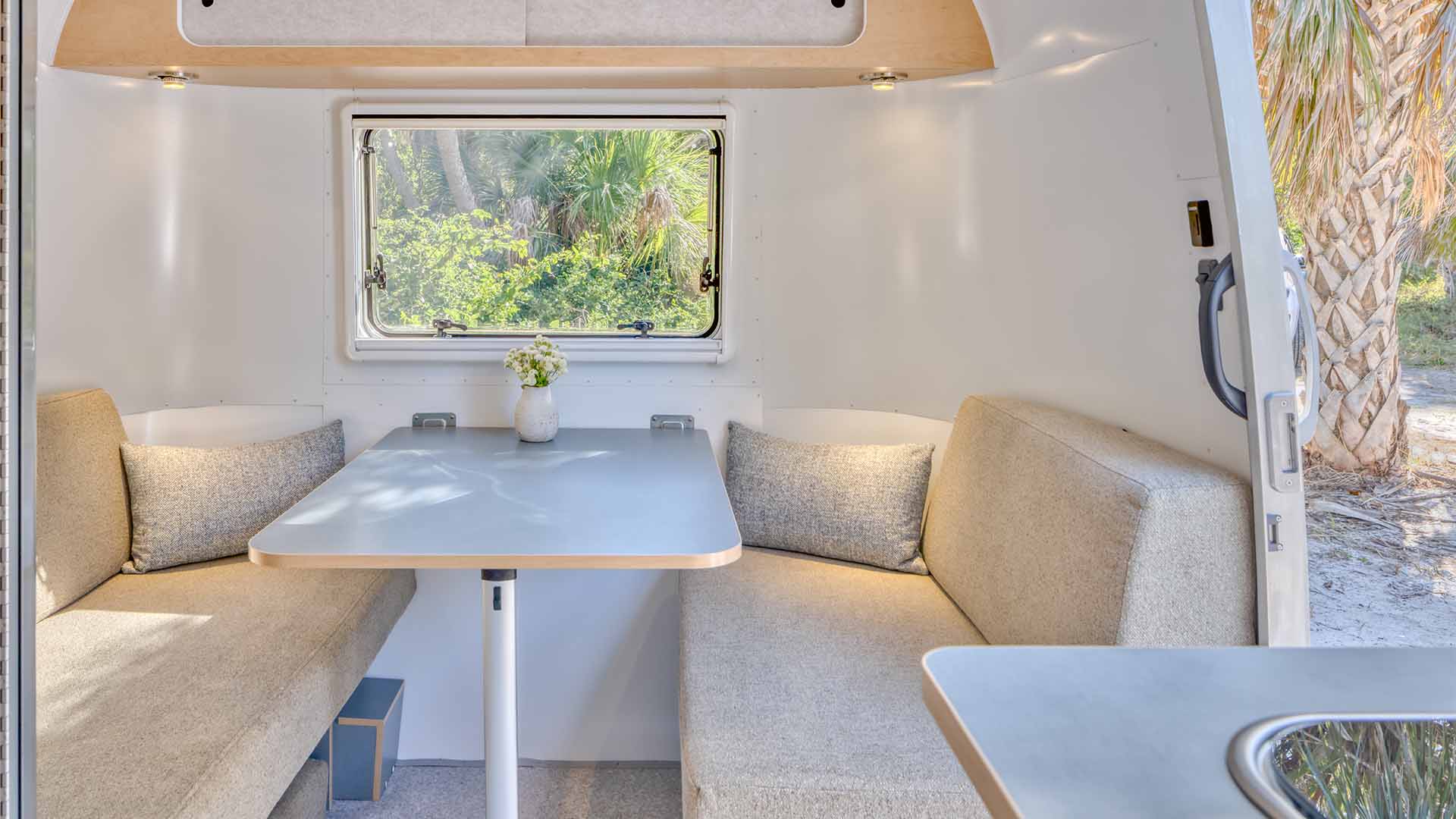 Gallery-Images-1920x1080-10OV_WT22RB