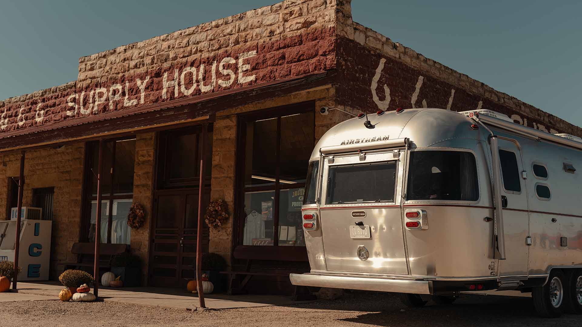 Gallery-Images-1920x1080-3-Ext-Stetson