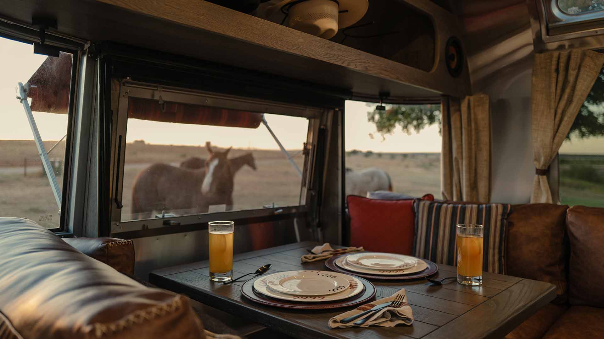 Gallery-Images-1920x1080-3-Int_Stetson