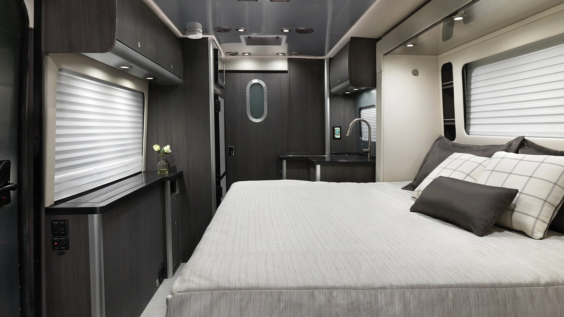 MY2020-Airstream-Atlas-Interior-Modern-Greige-Bed-Down-min